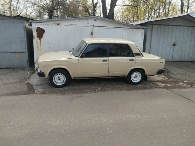 Бежевый ВАЗ 2105, объемом двигателя 1.3 л и пробегом 185 тыс. км за 1000 $, фото 6 на Automoto.ua