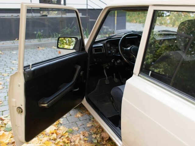 Бежевий ВАЗ 2105, об'ємом двигуна 1.3 л та пробігом 83 тис. км за 1538 $, фото 7 на Automoto.ua