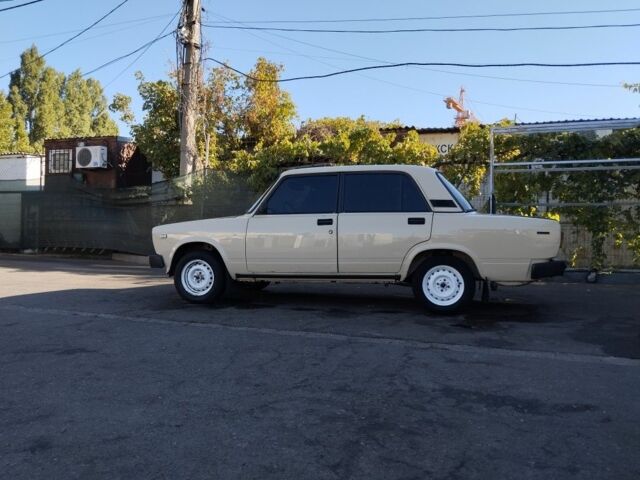 Бежевый ВАЗ 2105, объемом двигателя 1.3 л и пробегом 185 тыс. км за 1000 $, фото 2 на Automoto.ua