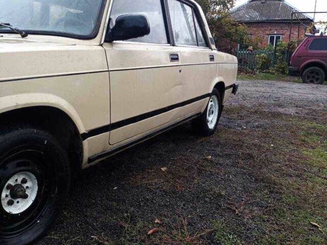 Бежевый ВАЗ 2105, объемом двигателя 1 л и пробегом 250 тыс. км за 500 $, фото 3 на Automoto.ua