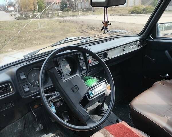 Бежевый ВАЗ 2105, объемом двигателя 1.5 л и пробегом 300 тыс. км за 470 $, фото 3 на Automoto.ua