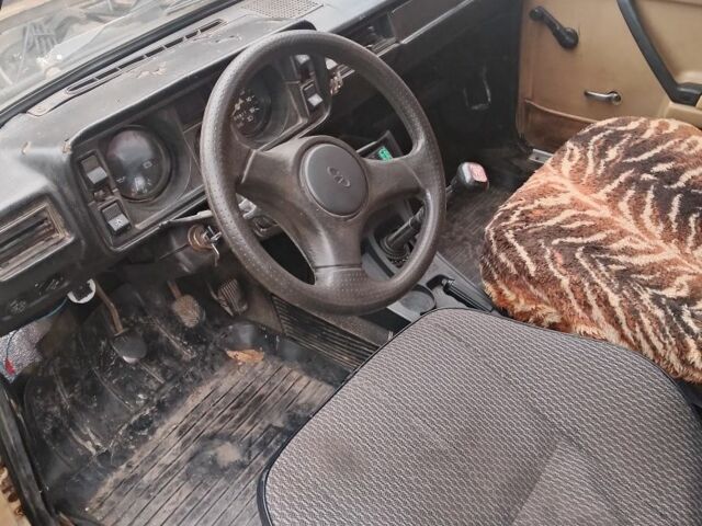 Бежевый ВАЗ 2105, объемом двигателя 1.3 л и пробегом 1 тыс. км за 550 $, фото 4 на Automoto.ua