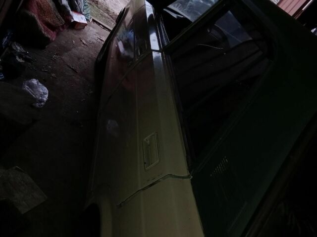 Бежевый ВАЗ 2105, объемом двигателя 1.3 л и пробегом 3 тыс. км за 948 $, фото 4 на Automoto.ua