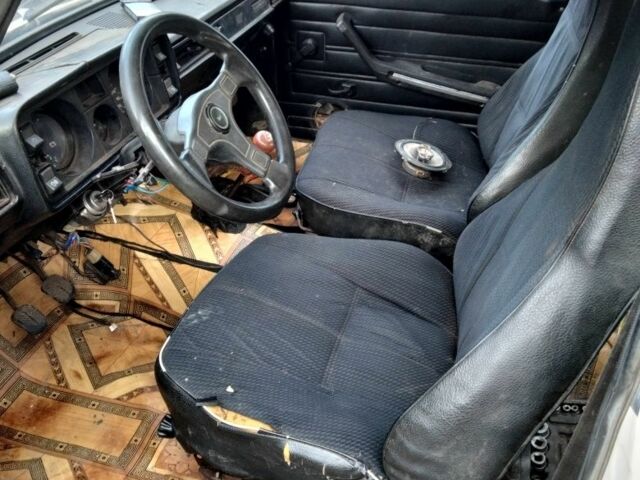 Бежевый ВАЗ 2105, объемом двигателя 1 л и пробегом 1 тыс. км за 383 $, фото 3 на Automoto.ua