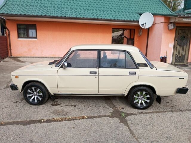 Бежевый ВАЗ 2105, объемом двигателя 0 л и пробегом 100 тыс. км за 900 $, фото 2 на Automoto.ua