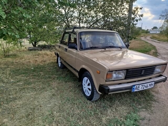 Бежевый ВАЗ 2105, объемом двигателя 1.5 л и пробегом 350 тыс. км за 950 $, фото 10 на Automoto.ua