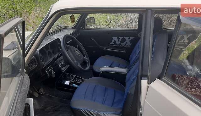 Бежевый ВАЗ 2105, объемом двигателя 1.3 л и пробегом 450 тыс. км за 1100 $, фото 4 на Automoto.ua