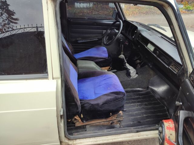 Бежевый ВАЗ 2105, объемом двигателя 1.5 л и пробегом 150 тыс. км за 500 $, фото 5 на Automoto.ua