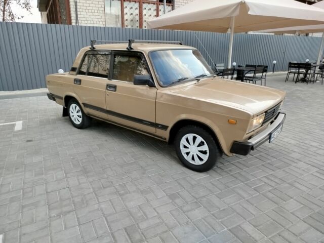 Бежевый ВАЗ 2105, объемом двигателя 1.5 л и пробегом 350 тыс. км за 950 $, фото 3 на Automoto.ua