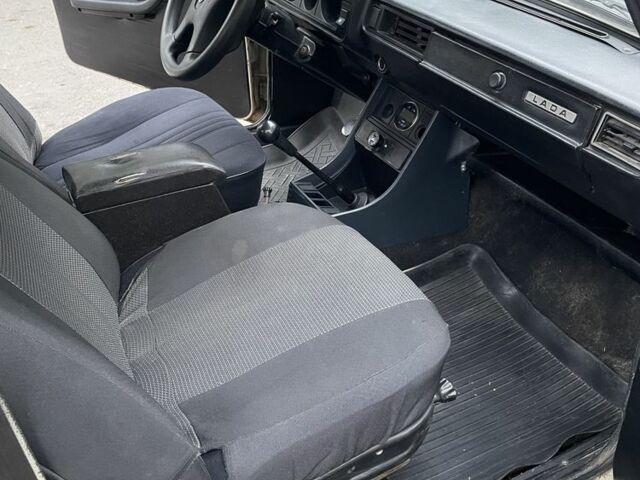 ВАЗ 2105 1991 у Полтаві на Automoto.ua Бежевий ВАЗ 2105, об'ємом двигуна 1.5 л та пробігом 60 тис. км за 723 $, фото 7 на Automoto.ua