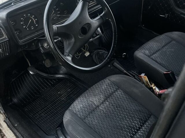 Бежевый ВАЗ 2105, объемом двигателя 1.5 л и пробегом 3 тыс. км за 596 $, фото 7 на Automoto.ua