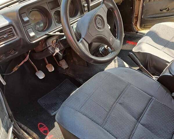 Бежевий ВАЗ 2105, об'ємом двигуна 1.2 л та пробігом 150 тис. км за 1000 $, фото 3 на Automoto.ua