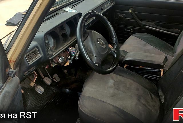 Бежевый ВАЗ 2105, объемом двигателя 1.3 л и пробегом 175 тыс. км за 400 $, фото 5 на Automoto.ua