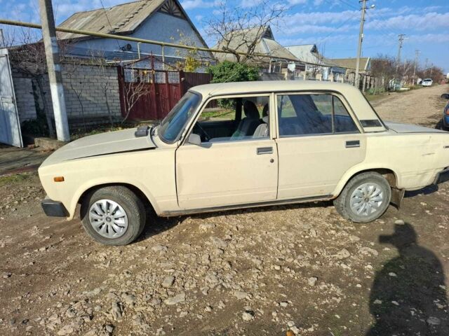 Бежевый ВАЗ 2105, объемом двигателя 1.5 л и пробегом 200 тыс. км за 500 $, фото 4 на Automoto.ua
