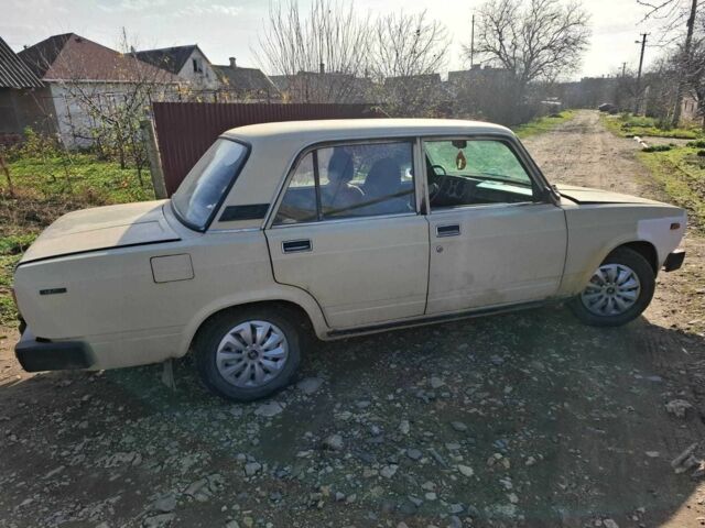 Бежевый ВАЗ 2105, объемом двигателя 1.5 л и пробегом 200 тыс. км за 500 $, фото 6 на Automoto.ua