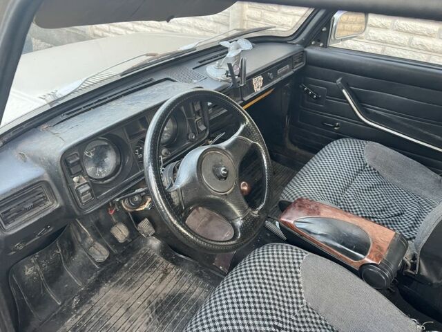 Бежевый ВАЗ 2105, объемом двигателя 1.5 л и пробегом 300 тыс. км за 355 $, фото 4 на Automoto.ua