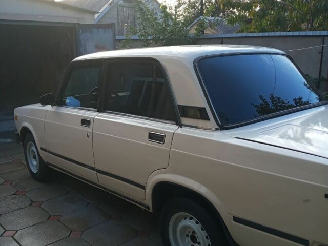 Бежевый ВАЗ 2105, объемом двигателя 1.5 л и пробегом 1000 тыс. км за 1100 $, фото 2 на Automoto.ua