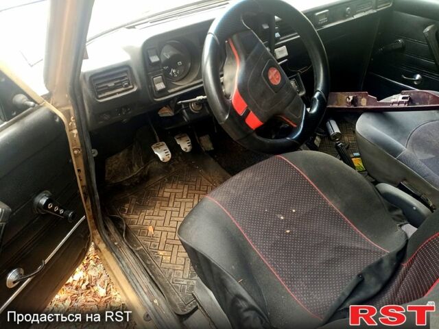 Бежевый ВАЗ 2105, объемом двигателя 1.5 л и пробегом 170 тыс. км за 600 $, фото 4 на Automoto.ua