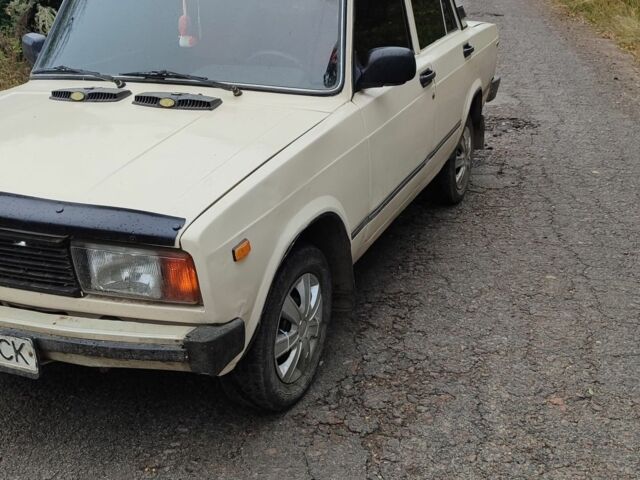 Бежевый ВАЗ 2105, объемом двигателя 1.5 л и пробегом 20 тыс. км за 700 $, фото 2 на Automoto.ua