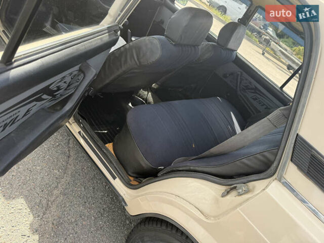 Бежевый ВАЗ 2105, объемом двигателя 1.5 л и пробегом 82 тыс. км за 1499 $, фото 25 на Automoto.ua