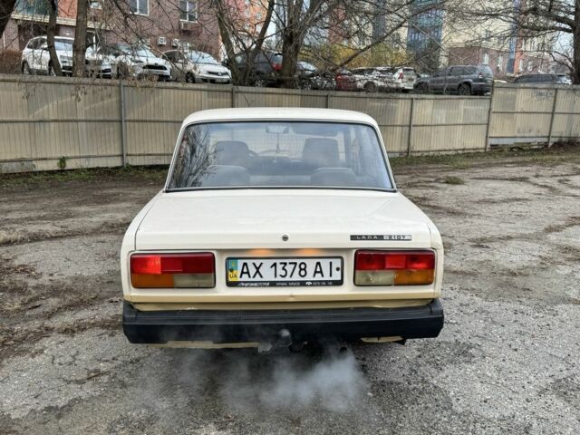 Бежевый ВАЗ 2105, объемом двигателя 0 л и пробегом 250 тыс. км за 650 $, фото 5 на Automoto.ua