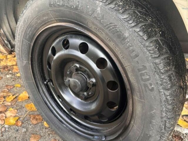 Бежевый ВАЗ 2105, объемом двигателя 1.3 л и пробегом 235 тыс. км за 500 $, фото 4 на Automoto.ua