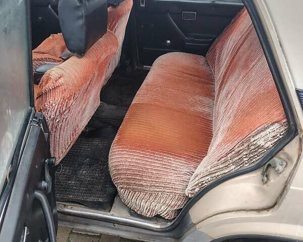 Бежевый ВАЗ 2105, объемом двигателя 1.3 л и пробегом 150 тыс. км за 650 $, фото 10 на Automoto.ua