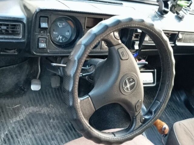 Черный ВАЗ 2105, объемом двигателя 0 л и пробегом 110 тыс. км за 600 $, фото 4 на Automoto.ua