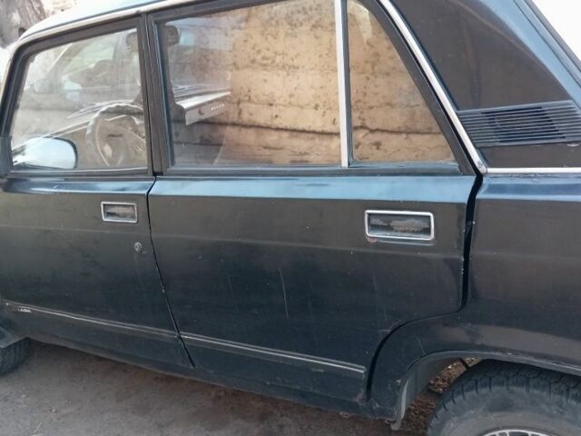 Черный ВАЗ 2105, объемом двигателя 0 л и пробегом 110 тыс. км за 600 $, фото 3 на Automoto.ua