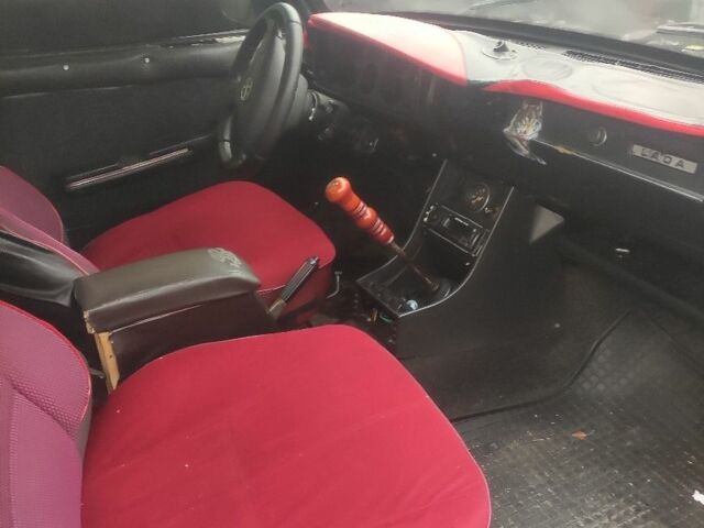 Черный ВАЗ 2105, объемом двигателя 1.3 л и пробегом 120 тыс. км за 429 $, фото 2 на Automoto.ua