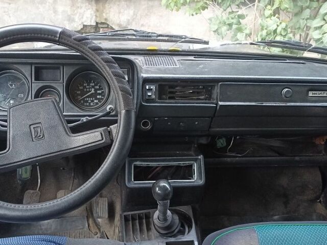 Чорний ВАЗ 2105, об'ємом двигуна 1.2 л та пробігом 139 тис. км за 383 $, фото 7 на Automoto.ua