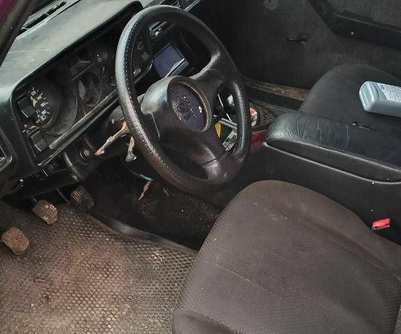 Фиолетовый ВАЗ 2105, объемом двигателя 0 л и пробегом 13 тыс. км за 355 $, фото 3 на Automoto.ua