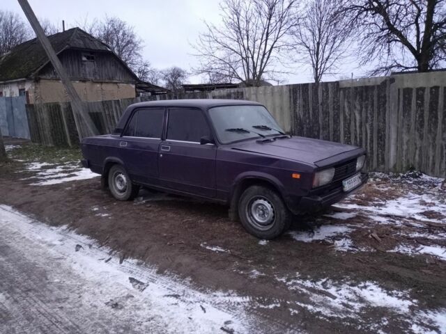 Фиолетовый ВАЗ 2105, объемом двигателя 0 л и пробегом 100 тыс. км за 400 $, фото 5 на Automoto.ua