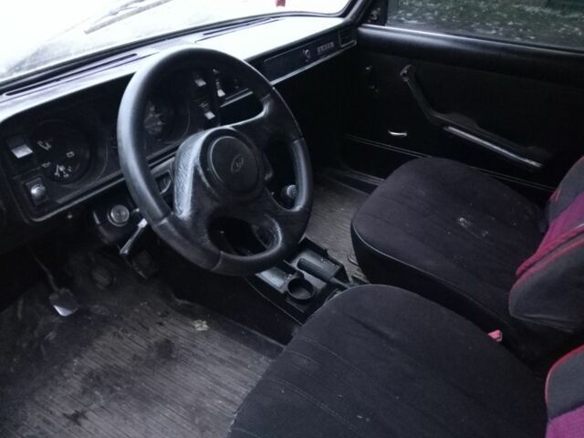 Фиолетовый ВАЗ 2105, объемом двигателя 0 л и пробегом 100 тыс. км за 400 $, фото 3 на Automoto.ua