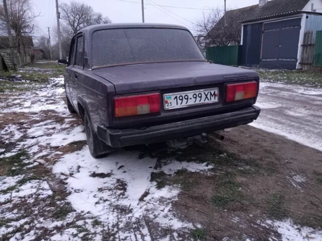 Фиолетовый ВАЗ 2105, объемом двигателя 0 л и пробегом 100 тыс. км за 400 $, фото 2 на Automoto.ua