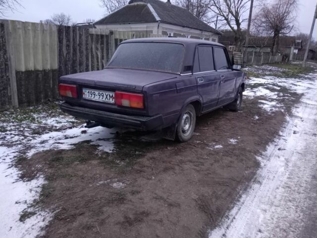 Фиолетовый ВАЗ 2105, объемом двигателя 0 л и пробегом 100 тыс. км за 400 $, фото 1 на Automoto.ua