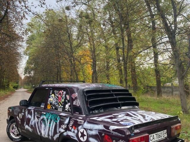 Фиолетовый ВАЗ 2105, объемом двигателя 1.5 л и пробегом 777 тыс. км за 1000 $, фото 6 на Automoto.ua