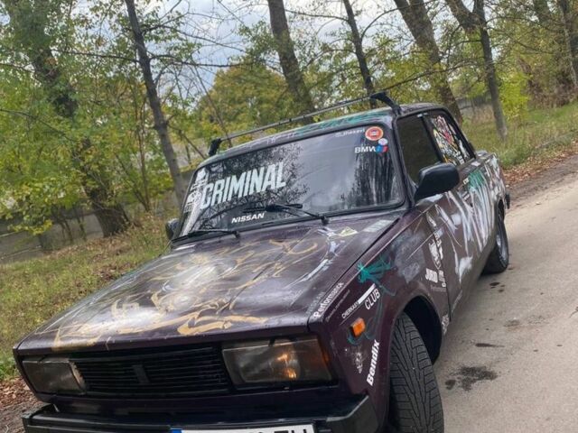 Фиолетовый ВАЗ 2105, объемом двигателя 1.5 л и пробегом 777 тыс. км за 1000 $, фото 3 на Automoto.ua