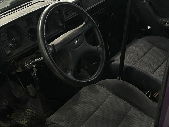 Фиолетовый ВАЗ 2105, объемом двигателя 1.5 л и пробегом 54 тыс. км за 478 $, фото 6 на Automoto.ua