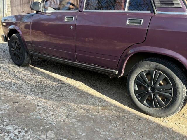 Фиолетовый ВАЗ 2105, объемом двигателя 1.5 л и пробегом 1 тыс. км за 1000 $, фото 3 на Automoto.ua