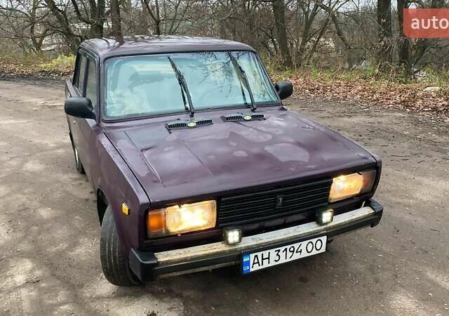 Фіолетовий ВАЗ 2105, об'ємом двигуна 1.45 л та пробігом 190 тис. км за 850 $, фото 1 на Automoto.ua