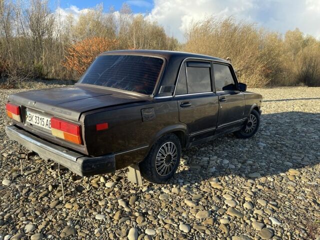 Коричневый ВАЗ 2105, объемом двигателя 1.6 л и пробегом 300 тыс. км за 650 $, фото 4 на Automoto.ua