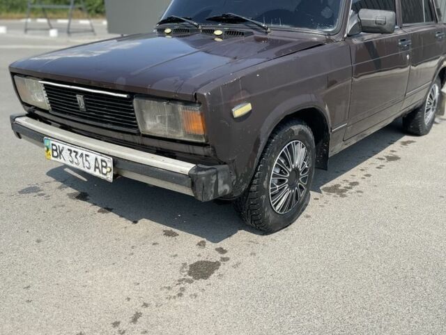 Коричневый ВАЗ 2105, объемом двигателя 1.3 л и пробегом 350 тыс. км за 650 $, фото 2 на Automoto.ua