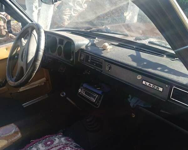 Коричневый ВАЗ 2105, объемом двигателя 1.3 л и пробегом 180 тыс. км за 800 $, фото 3 на Automoto.ua