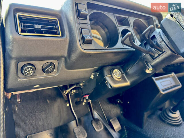 Коричневый ВАЗ 2105, объемом двигателя 1.3 л и пробегом 3 тыс. км за 15000 $, фото 98 на Automoto.ua