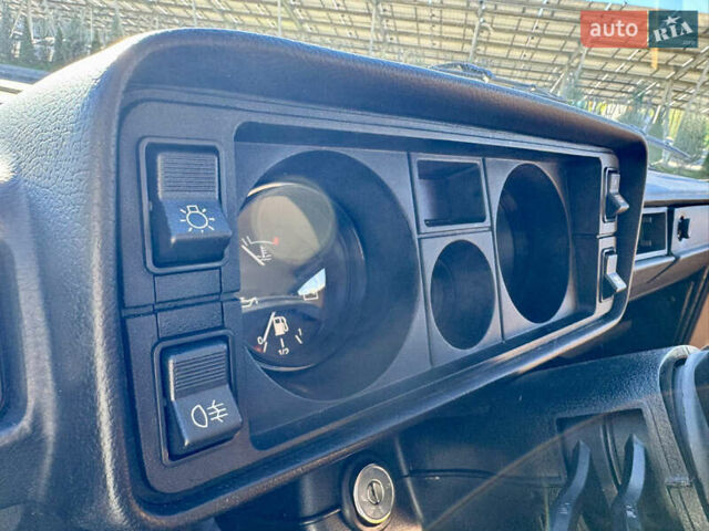 Коричневый ВАЗ 2105, объемом двигателя 1.3 л и пробегом 3 тыс. км за 15000 $, фото 42 на Automoto.ua