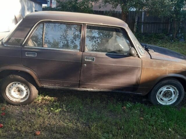Коричневый ВАЗ 2105, объемом двигателя 1.3 л и пробегом 120 тыс. км за 356 $, фото 1 на Automoto.ua