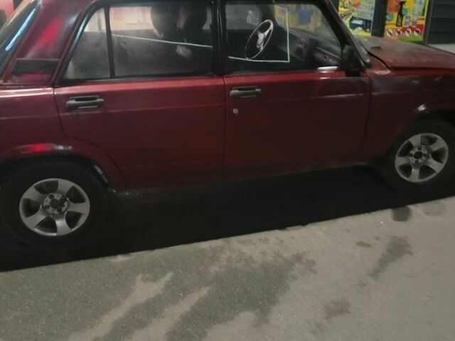 Красный ВАЗ 2105, объемом двигателя 1 л и пробегом 143 тыс. км за 309 $, фото 1 на Automoto.ua