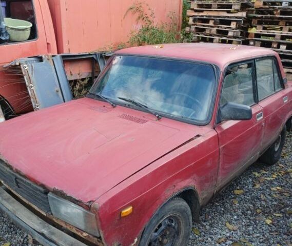 Красный ВАЗ 2105, объемом двигателя 1 л и пробегом 1000 тыс. км за 310 $, фото 2 на Automoto.ua