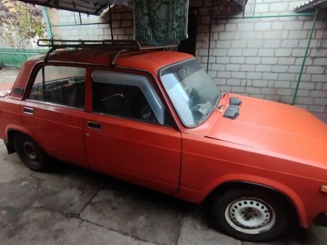 Красный ВАЗ 2105, объемом двигателя 0 л и пробегом 50 тыс. км за 600 $, фото 3 на Automoto.ua